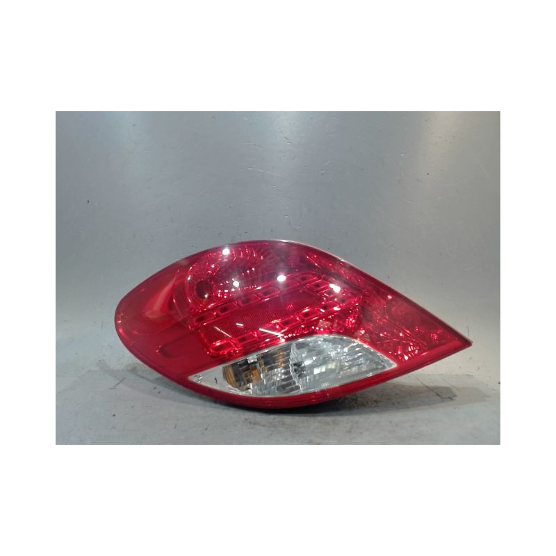 FEU ARRIERE GAUCHE  PEUGEOT 207