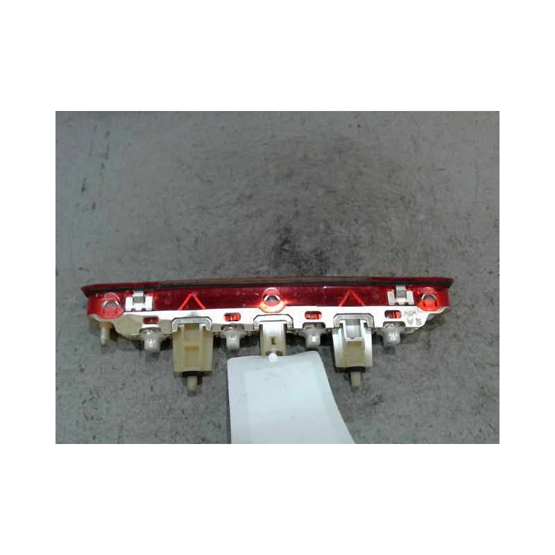 FEUX STOP SUPPLEMENTAIRE PEUGEOT 207