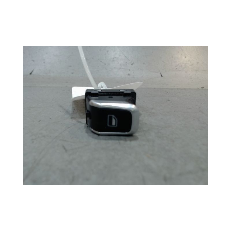 COMMANDE LEVE-GLACE PORTE AVD AUDI A4