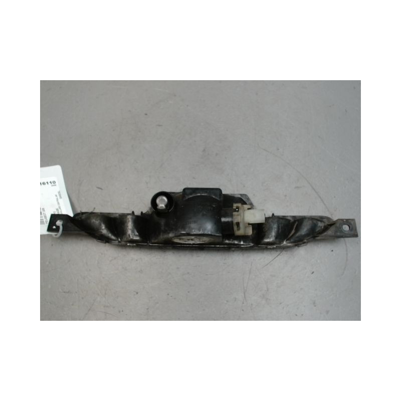 FEU BROUILLARD CENTRAL ARRIERE PEUGEOT 208