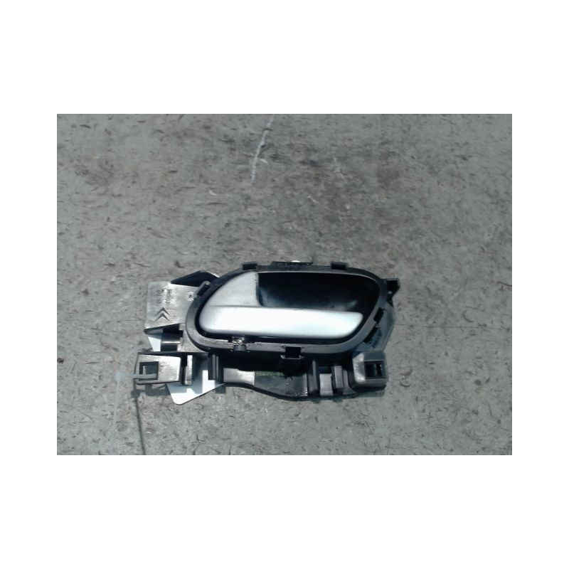 POIGNEE INTERIEURE PORTE AVANT GAUCHE PEUGEOT 207 3P
