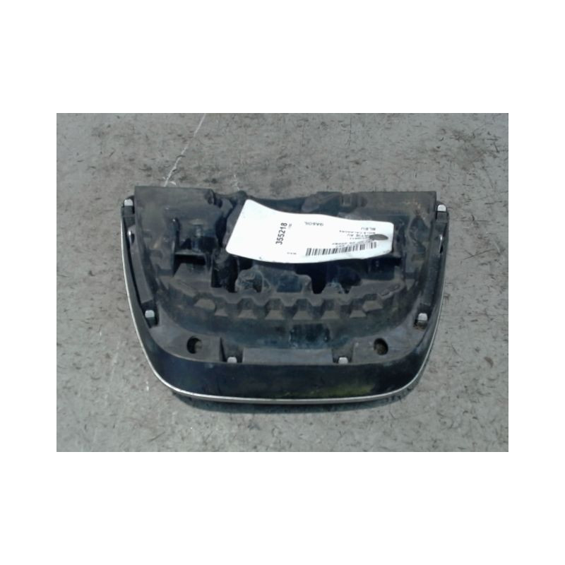 SIGLE CALANDRE PEUGEOT 207 2009-
