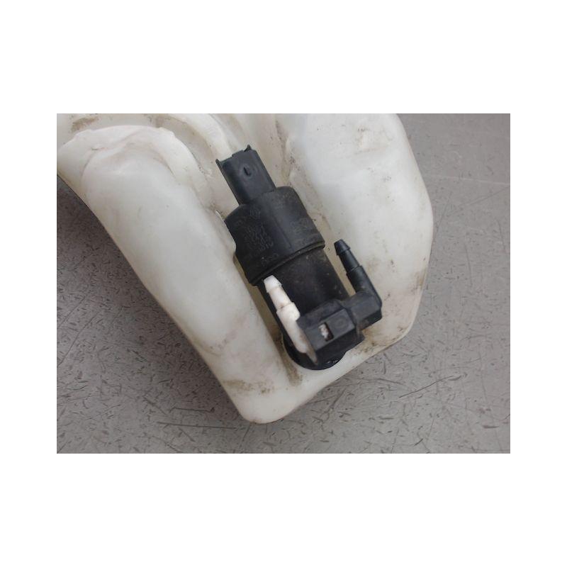 RESERVOIR LAVE-GLACE AVANT PEUGEOT 208