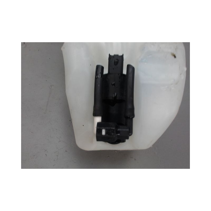 RESERVOIR LAVE-GLACE AVANT PEUGEOT 208