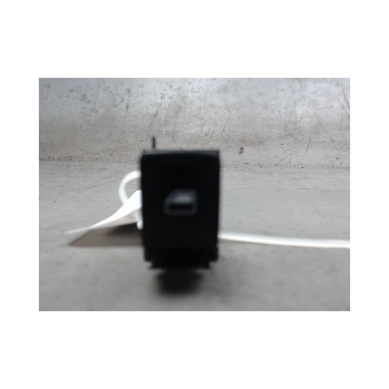 COMMANDE LEVE-GLACE PORTE AVD VOLKSWAGEN GOLF VII