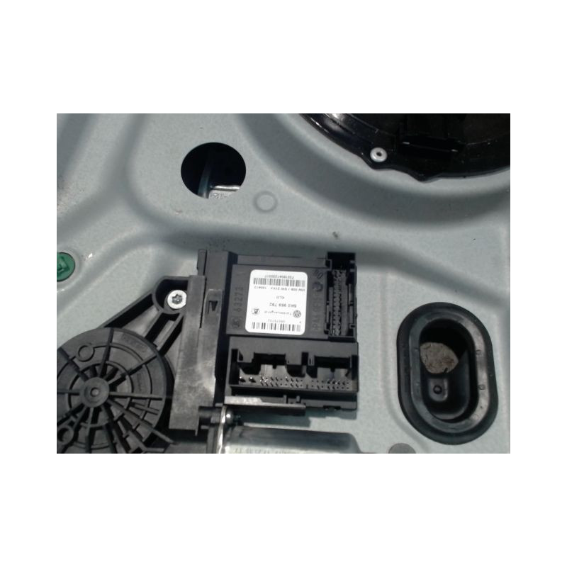 MECANISME+MOTEUR LEVE-GLACE AVANT DROIT VOLKSWAGEN CADDY VAN 2004-