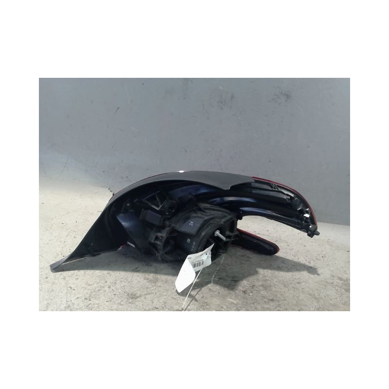 FEU ARRIERE GAUCHE  PEUGEOT 208