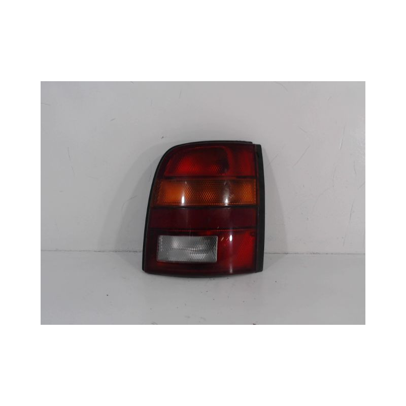 FEU ARRIERE DROIT NISSAN MICRA 92-96