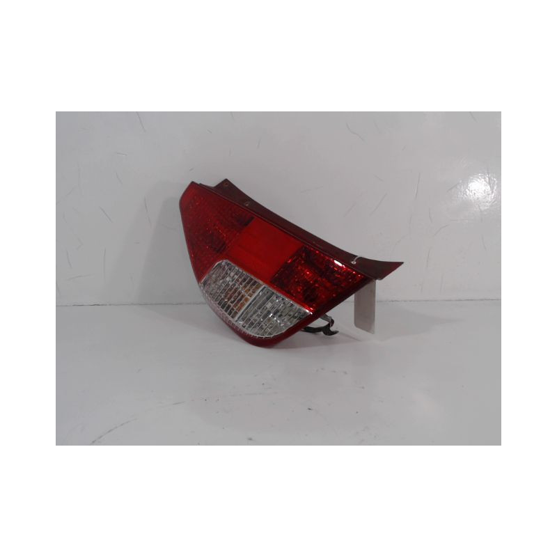 FEU ARRIERE GAUCHE  HYUNDAI I 10 5 P 2007-