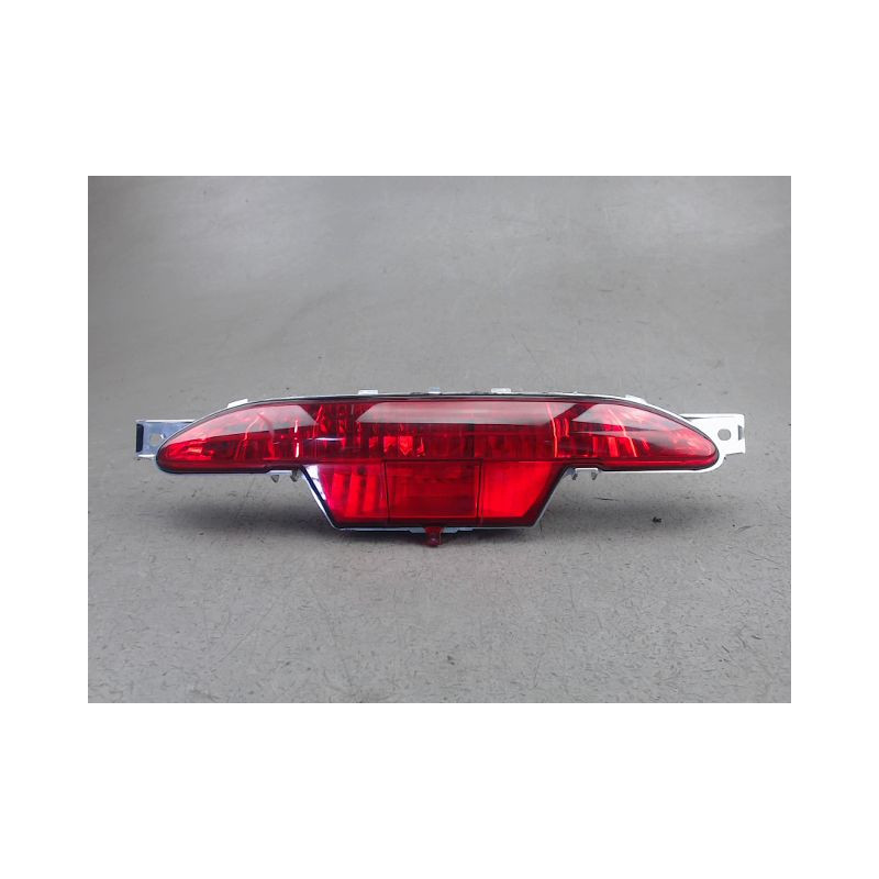 FEU BROUILLARD CENTRAL ARRIERE PEUGEOT 208