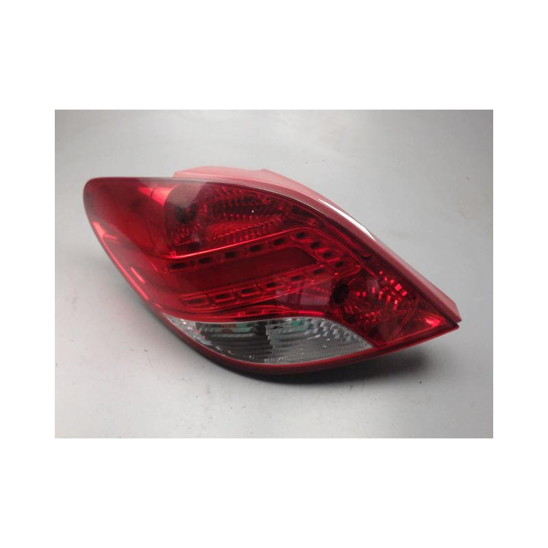 FEU ARRIERE GAUCHE  PEUGEOT 207