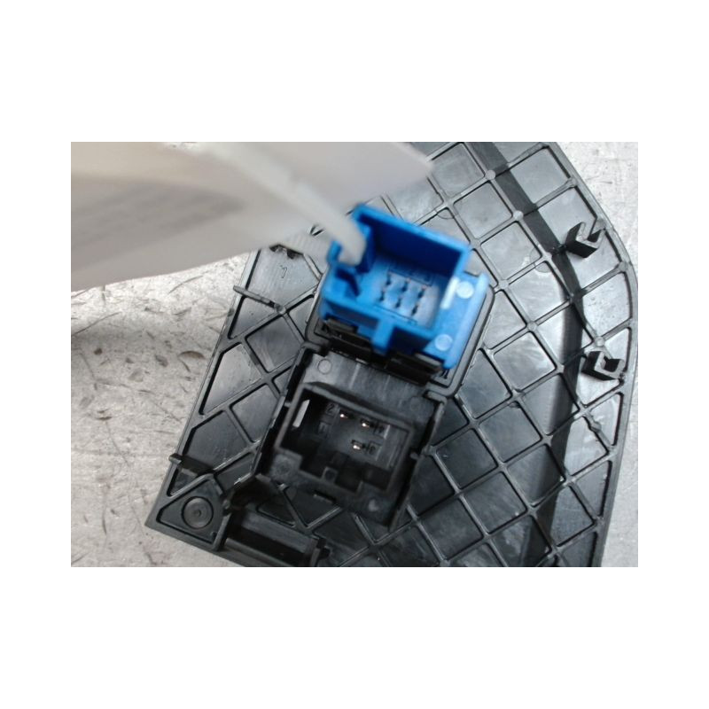 BOUTON DE WARNING VOLKSWAGEN POLO