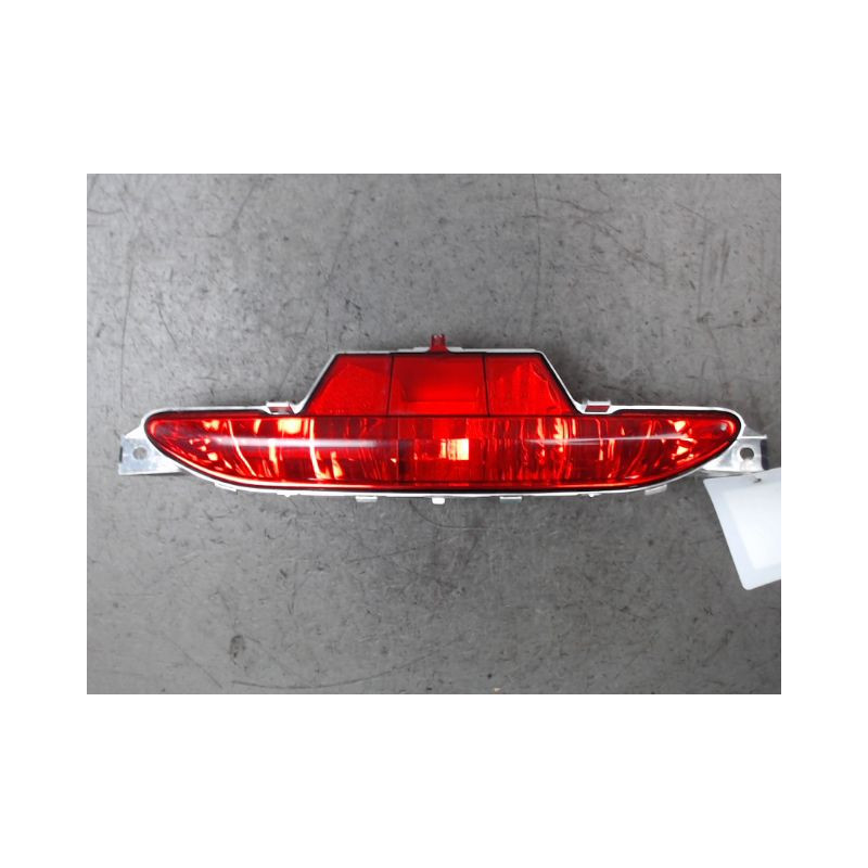 FEU BROUILLARD CENTRAL ARRIERE PEUGEOT 208