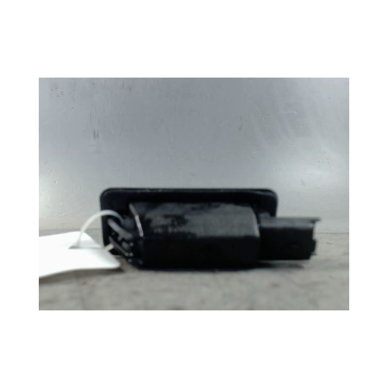 ECLAIREUR PLAQUE DE POLICE GAUCHE PEUGEOT 208