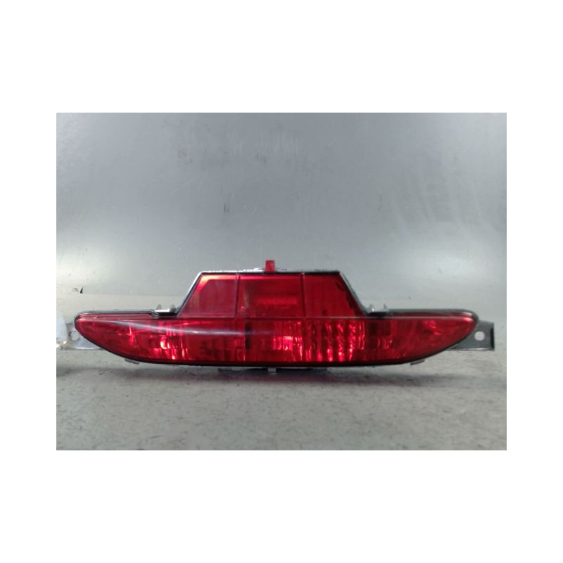 FEU BROUILLARD CENTRAL ARRIERE PEUGEOT 208