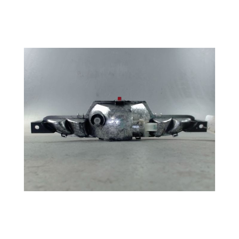 FEU BROUILLARD CENTRAL ARRIERE PEUGEOT 208