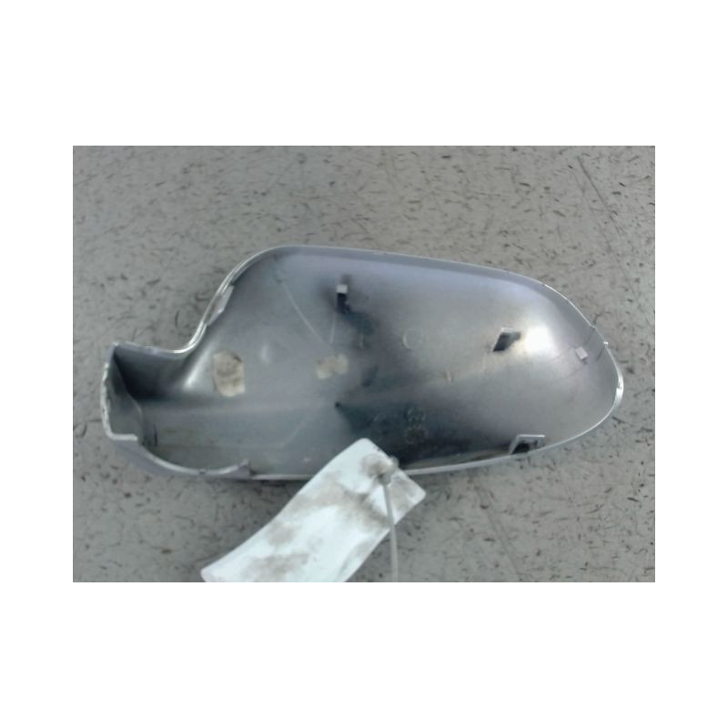 CARENAGE RETROVISEUR EXTERIEUR DROIT PEUGEOT 407