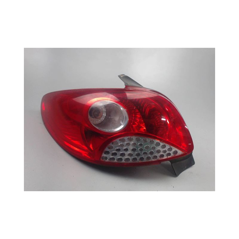 FEU ARRIERE GAUCHE  PEUGEOT 206