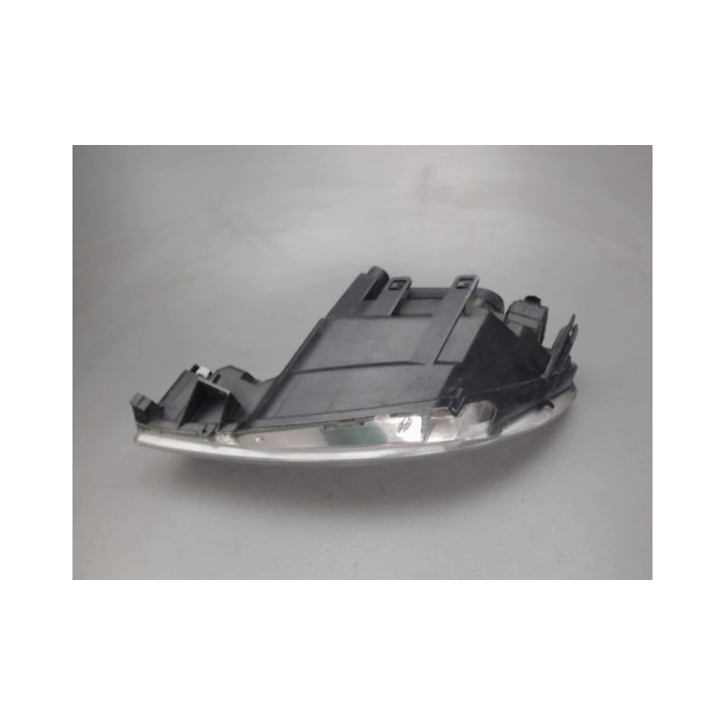 PHARE DROIT PEUGEOT 206