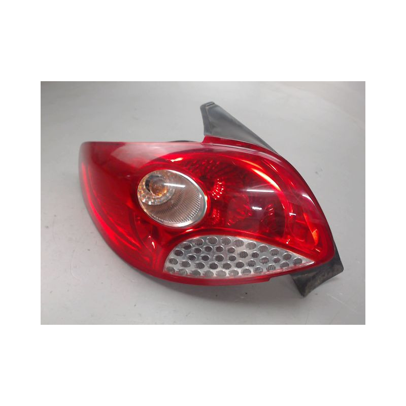 FEU ARRIERE GAUCHE  PEUGEOT 206