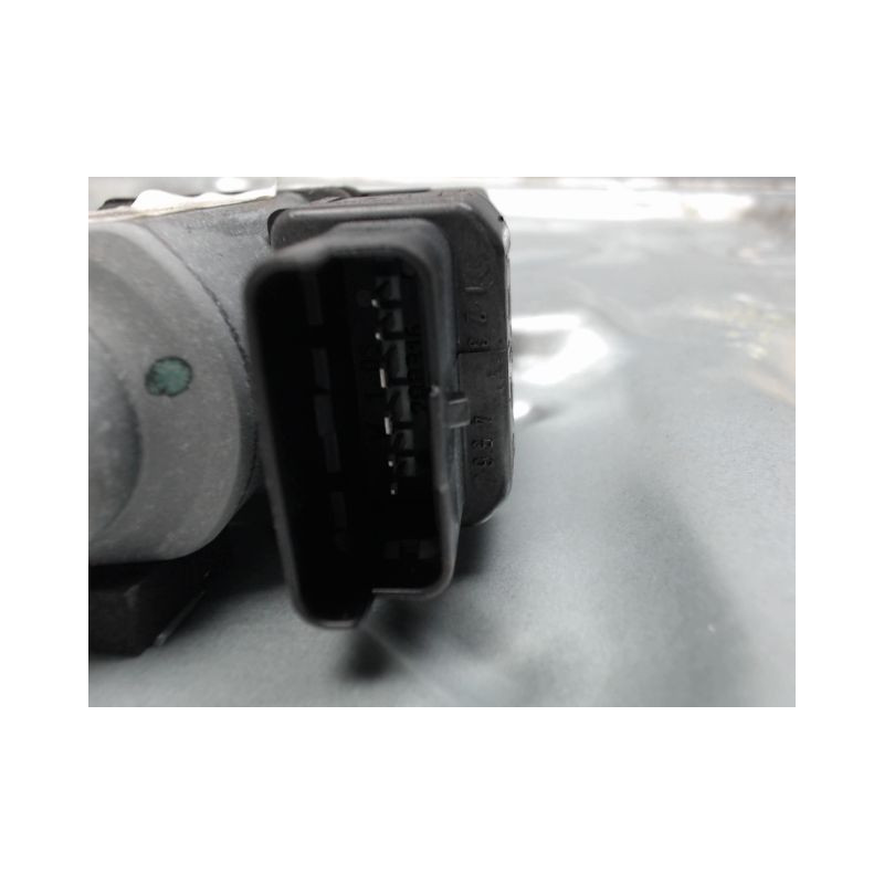 MECANISME+MOTEUR LEVE-GLACE AVANT DROIT KIA CEE-D