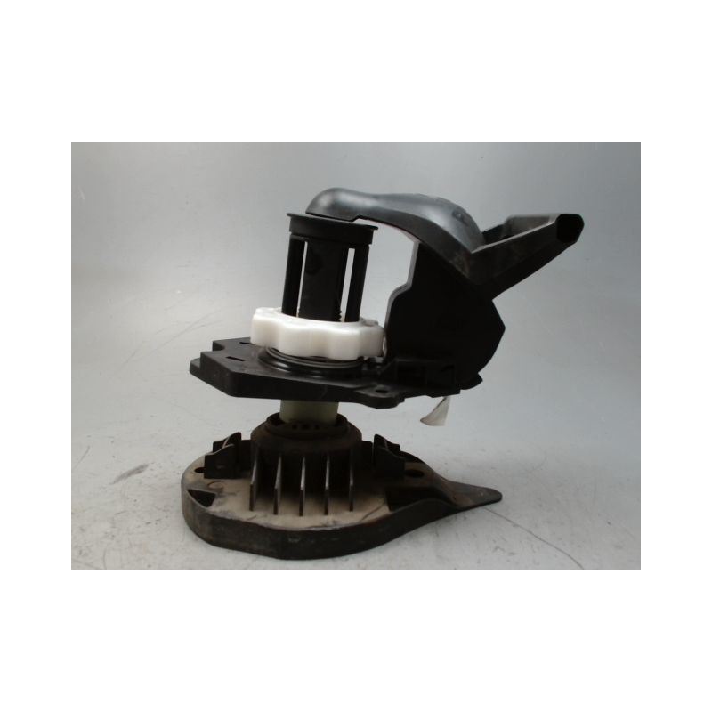 TREUIL DE ROUE DE SECOURS RENAULT CLIO