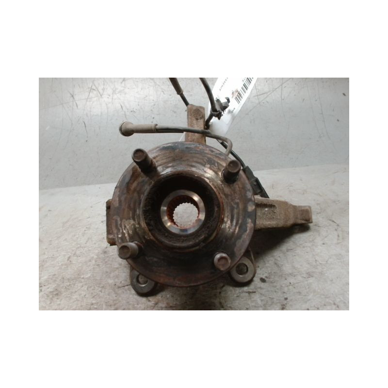 PIVOT AVANT DROIT NISSAN NOTE