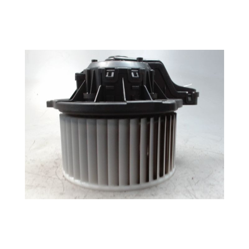 MOTEUR VENTILATEUR CHAUFFAGE KIA CEE-D