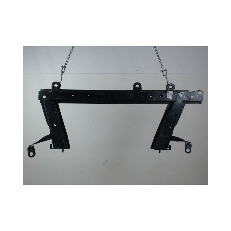 TRAVERSE INFERIEURE ARMATURE AVANT RENAULT CLIO