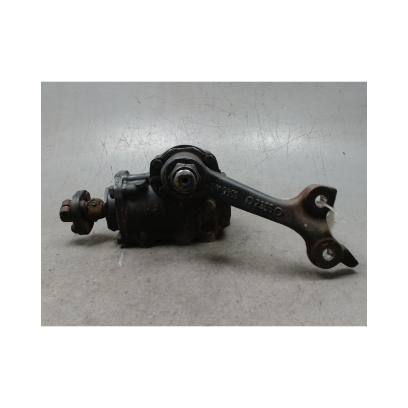 BOITIER DE DIRECTION MERCEDES 200
