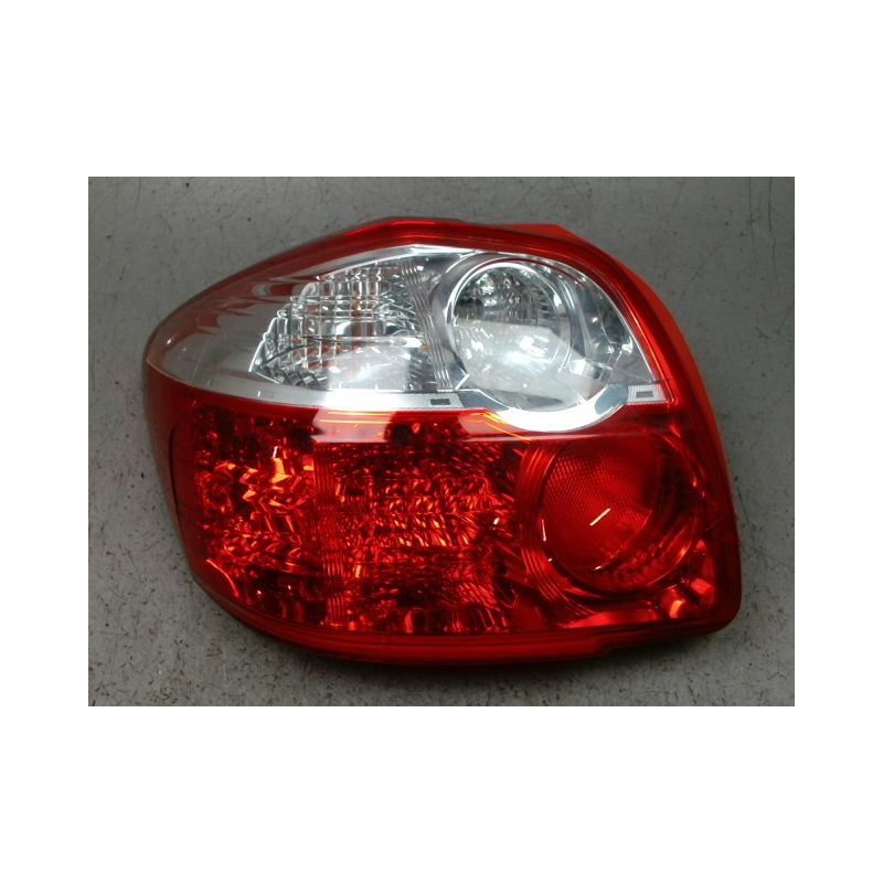 FEU ARRIERE GAUCHE  TOYOTA AURIS 2010-