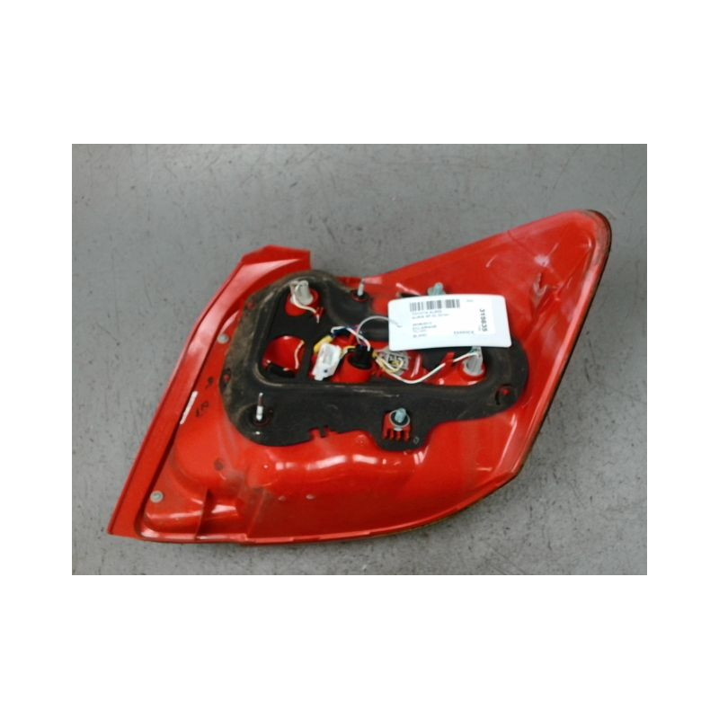 FEU ARRIERE GAUCHE  TOYOTA AURIS 2010-