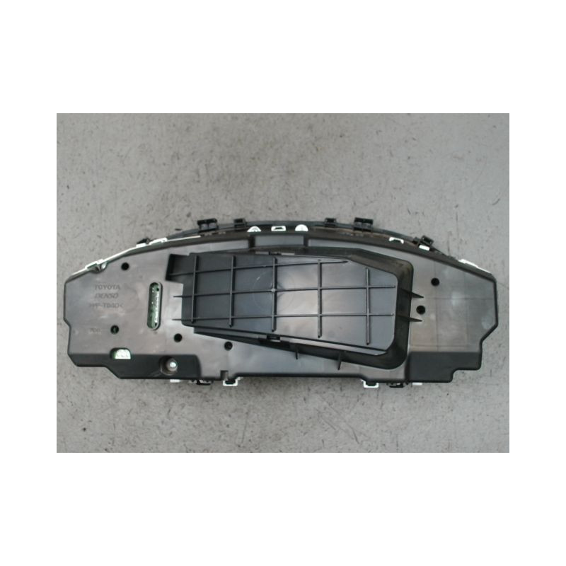 BLOC COMPTEURS TOYOTA YARIS