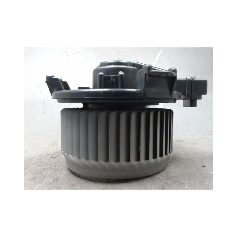 MOTEUR VENTILATEUR CHAUFFAGE TOYOTA YARIS