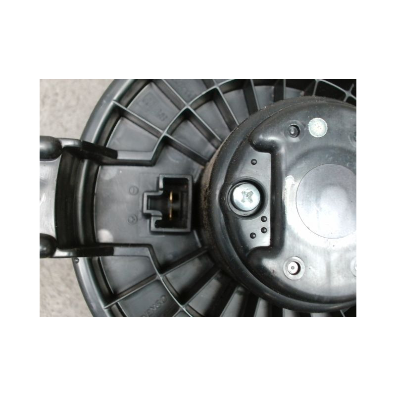 MOTEUR VENTILATEUR CHAUFFAGE TOYOTA YARIS