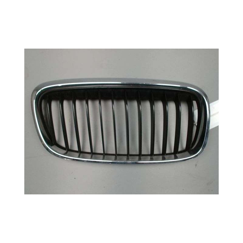 GRILLE CALANDRE DROIT B.M.W. SERIE 2