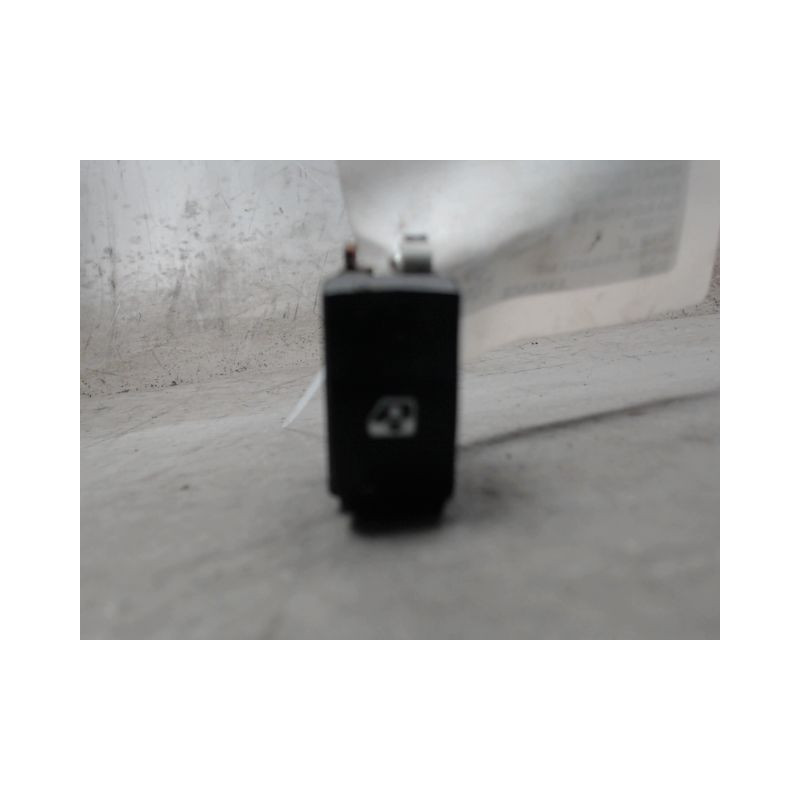 COMMANDE LEVE-GLACE PORTE AVD RENAULT SCENIC II PH1 02-06