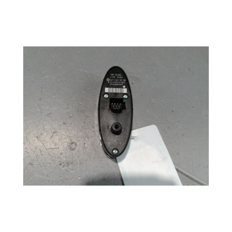 COMMANDE LEVE-GLACE PORTE AVD MERCEDES CLS