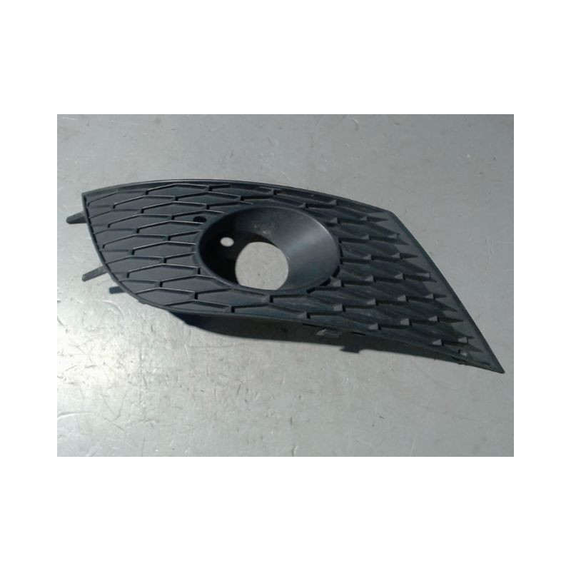OBTURATEUR PHARE ADDITIONNEL PARE-CHOC AVD SEAT ALTEA