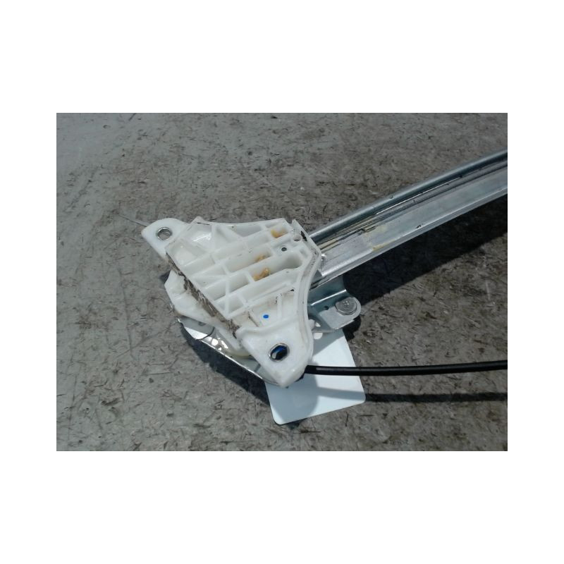 MECANISME+MOTEUR LEVE-GLACE AVANT GAUCHE TOYOTA YARIS CRO