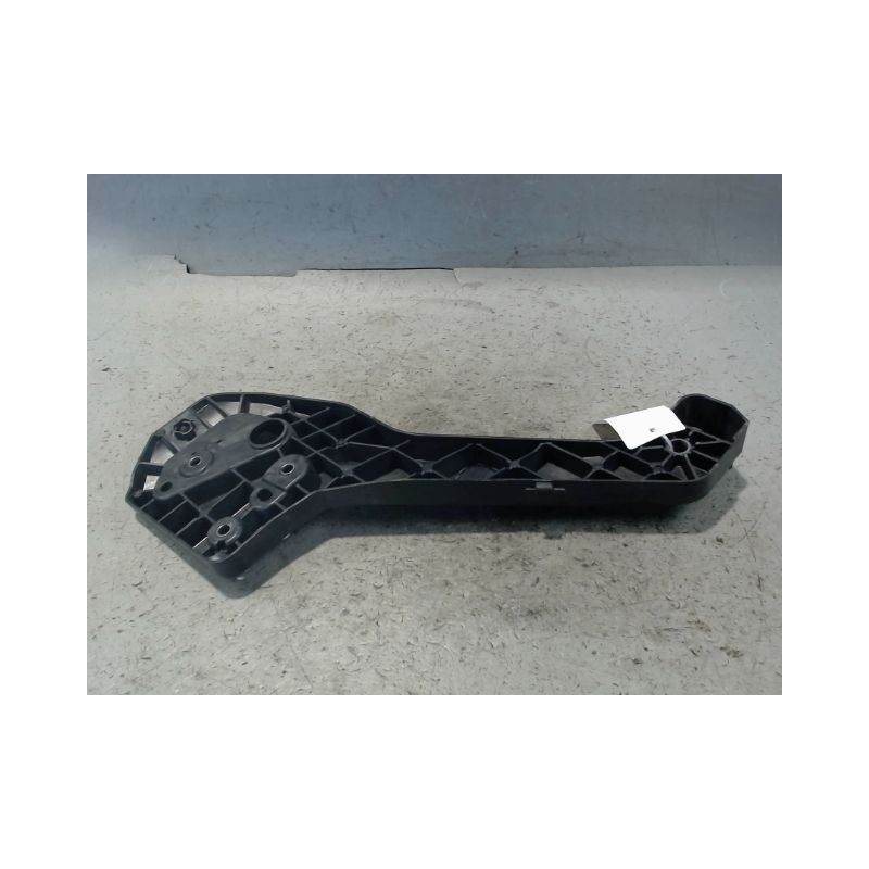 TOLE PORTE PHARE GAUCHE RENAULT TRAFIC