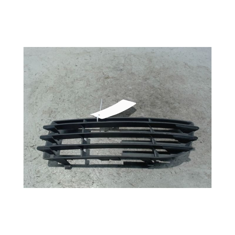 OBTURATEUR PHARE ADDITIONNEL PARE-CHOC AVG MITSUBISHI COLT 2004-