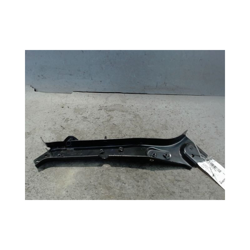 TOLE PORTE PHARE DROIT RENAULT AUSTRAL