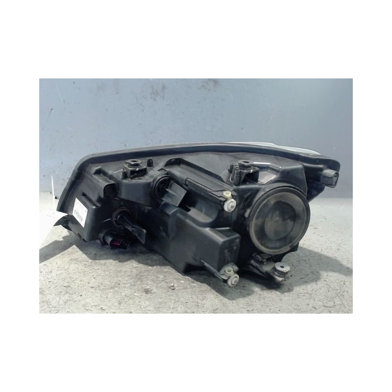 PHARE DROIT VOLKSWAGEN CADDY VAN 2004-