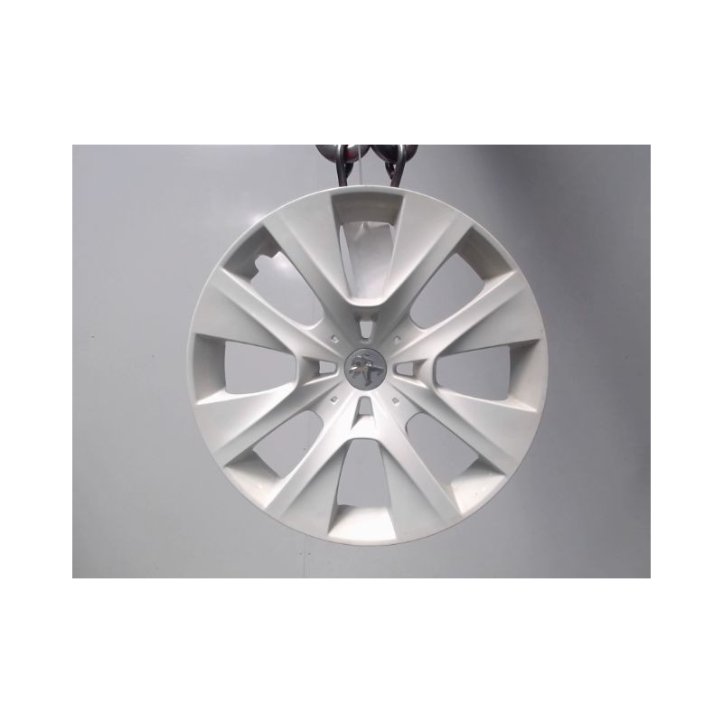 ENJOLIVEUR DE ROUE PEUGEOT 208