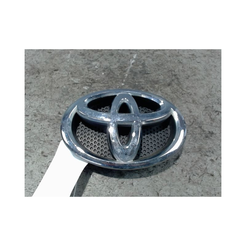 SIGLE CALANDRE TOYOTA YARIS II 2010-