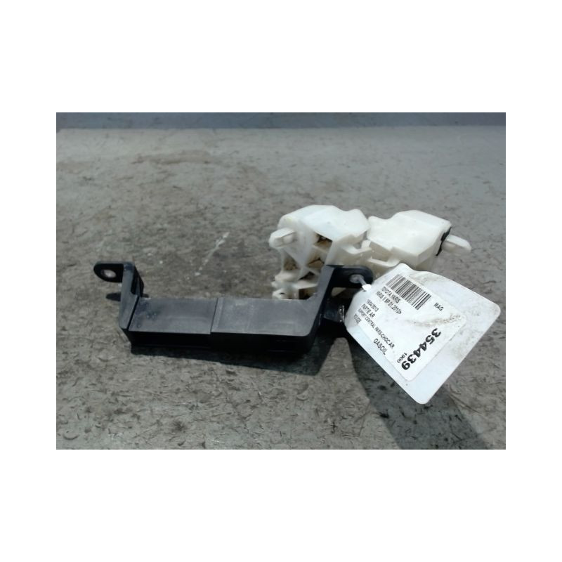 SUPPORT CENTRAL PARE-CHOC ARRIERE  TOYOTA YARIS II 2010-