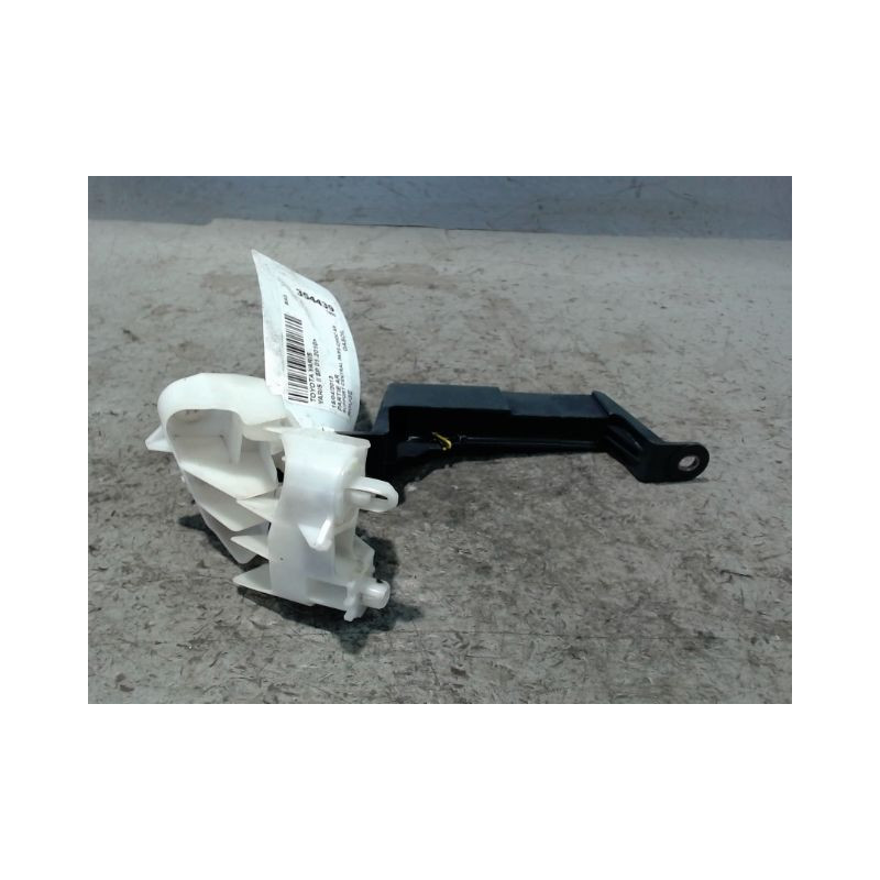 SUPPORT CENTRAL PARE-CHOC ARRIERE  TOYOTA YARIS II 2010-