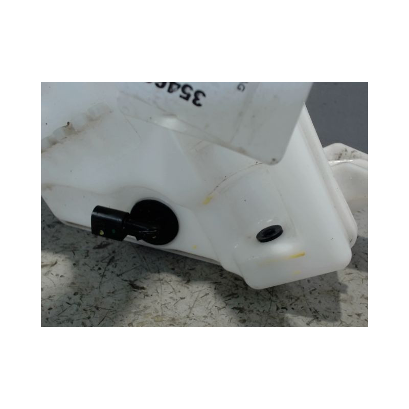 RESERVOIR LAVE-GLACE AVANT MERCEDES GLB