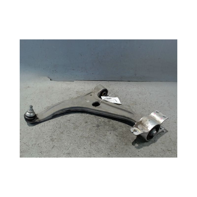 TRIANGLE INFERIEUR AVANT GAUCHE MERCEDES GLB